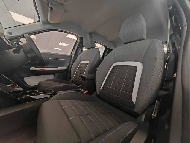 2026 Citroen e-C3 Standard Range 44kWh PLUS Auto 5dr (7.4kW Charger)