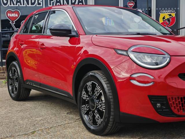 2025 Fiat 600 1.2 MHEV e-DCT Euro 6 (s/s) 5dr