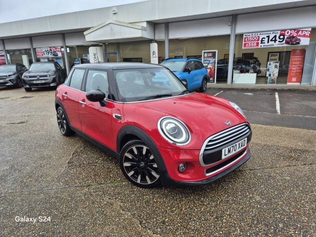 Mini Hatch 1.5 Cooper Exclusive Euro 6 (s/s) 5dr Hatchback Petrol Red